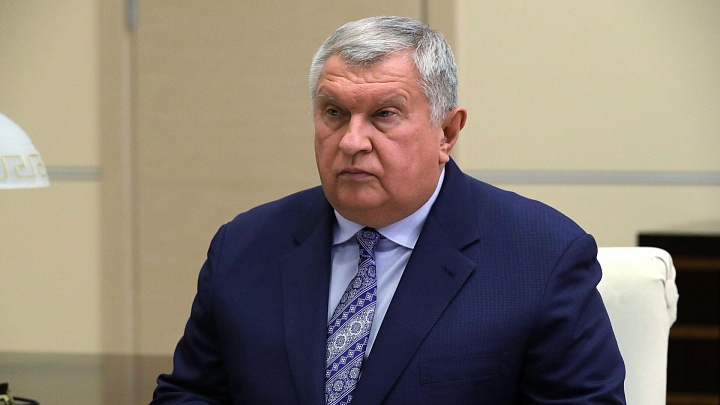 Патриарх Кирилл удостоил Сечина орденом преподобного Сергия Радонежского